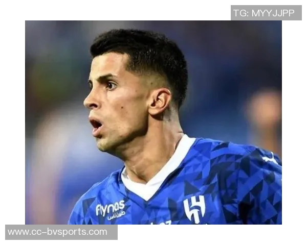 科贝电台报道坎塞洛已抵达巴萨明日将正式亮相引发球迷热议