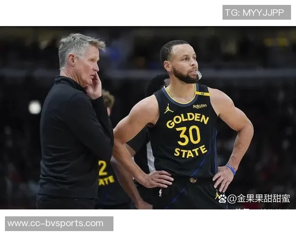 库里回应外界对库明加适应勇士的质疑表示仍然充满期待